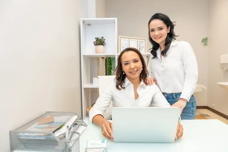 Las doctoras de Nutridos preparando el contenido de los cursos